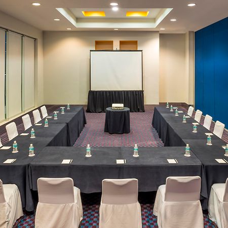 Camino Real ורקרוז מראה חיצוני תמונה Meeting room