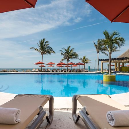 Camino Real ורקרוז מראה חיצוני תמונה Pool at the Iberostar Grand Hotel Bávaro