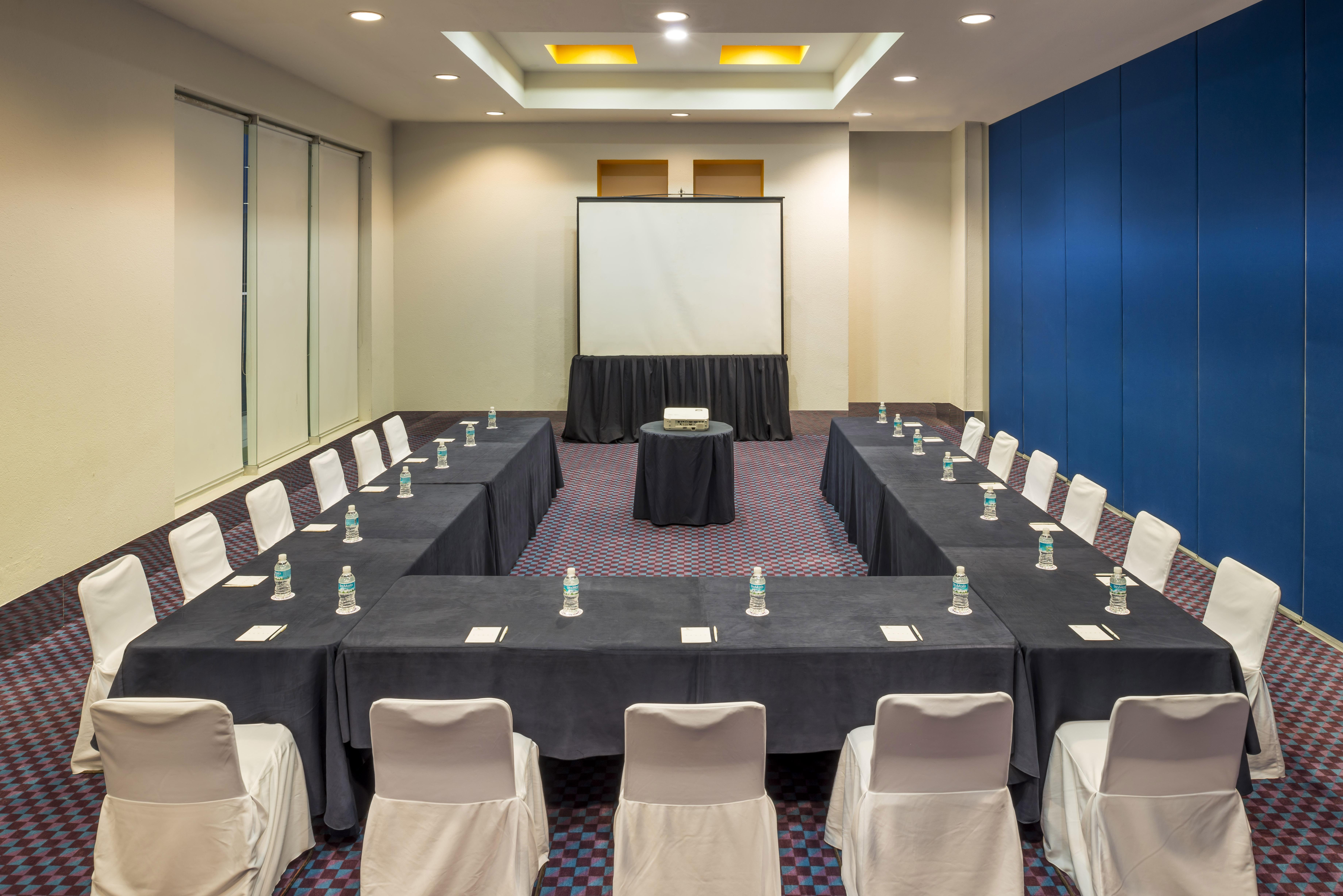Camino Real ורקרוז מראה חיצוני תמונה Meeting room