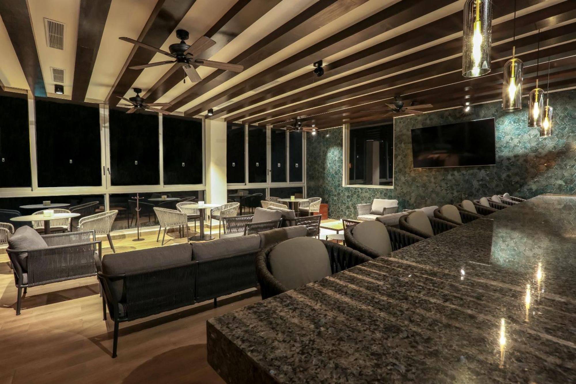 Camino Real ורקרוז מראה חיצוני תמונה The interior of the restaurant